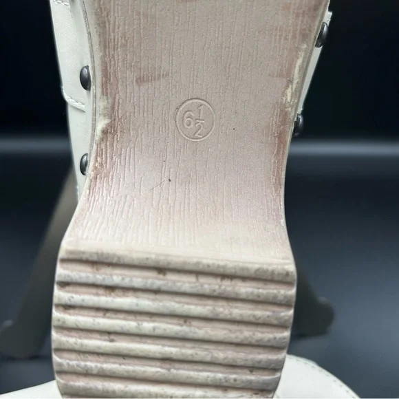 MIA ‎ Cream Clogs Sz 6.5 - Picture 8 of 9